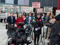 Prosvjedni performans ispred Ministarstva okoli�a [ 561.03 Kb ]