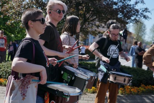 prosvjed protiv megafarmi sisak 25.04. [ 216.27 Kb ]