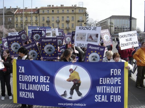 Zagreb demo against the seal slaughter 10 [ 171.91 Kb ]