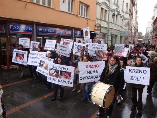 Demo against fur in Sarajevo 2 [ 117.65 Kb ]
