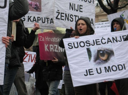 Prosvjed protiv krzna Zagreb 2010 a [ 81.60 Kb ]